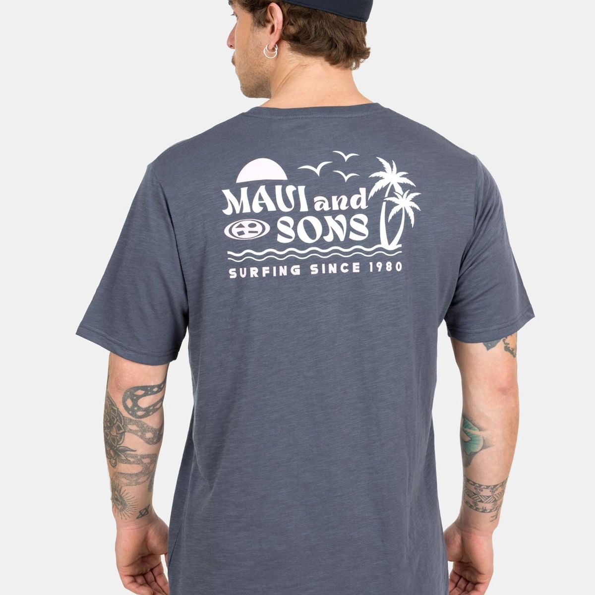 MAUI AND SONS - Polera MC Surfing Since  Gris Hombre Maui And Sons