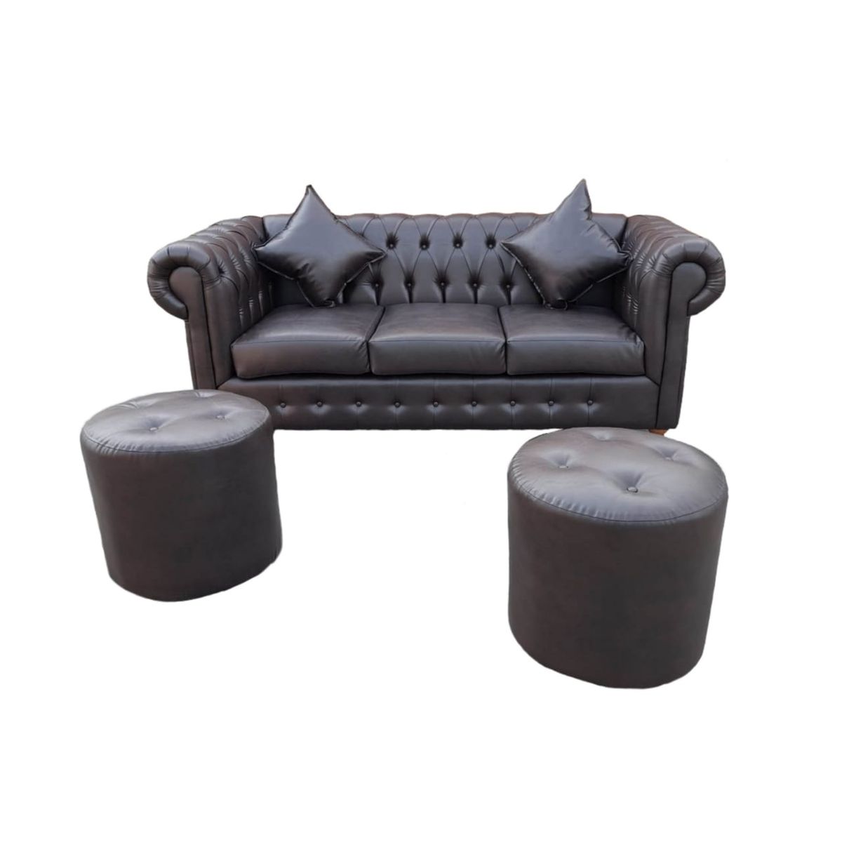 GENERICO - CHESTERFIELD CAPITONE 3 CUERPOS  +2 POUFS REDONDOS CAFE