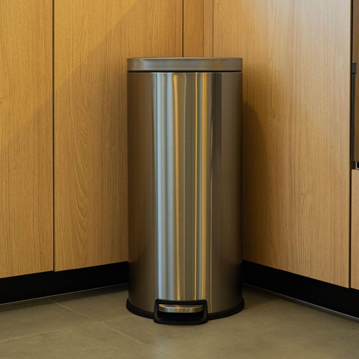 SIMPLIT - Basurero Cocina Urban 30lts Pedal Acero Inox Simplit