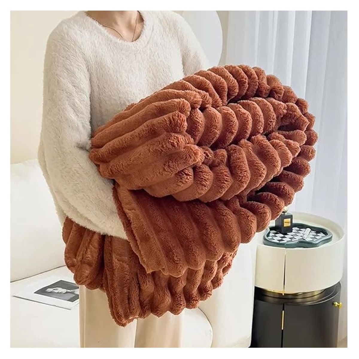 COMPRAPO - Frazada Manta Coral Acanalada Liviana Cobre 200X220 Cm King o 2 Pzas.