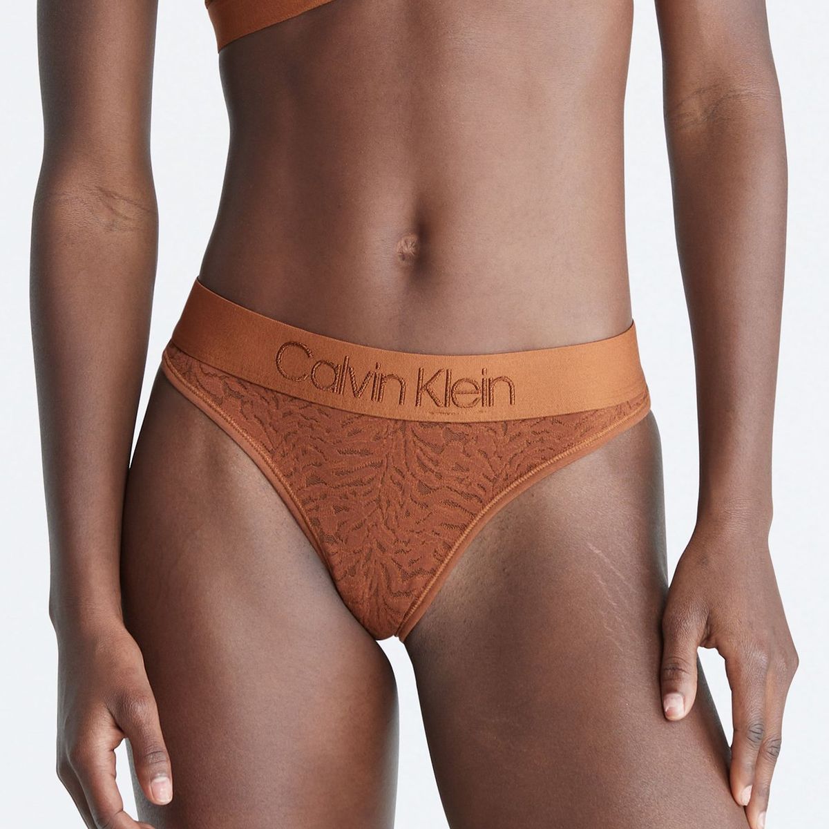 CALVIN KLEIN - Colaless Encaje Intrinsic Café Calvin Klein