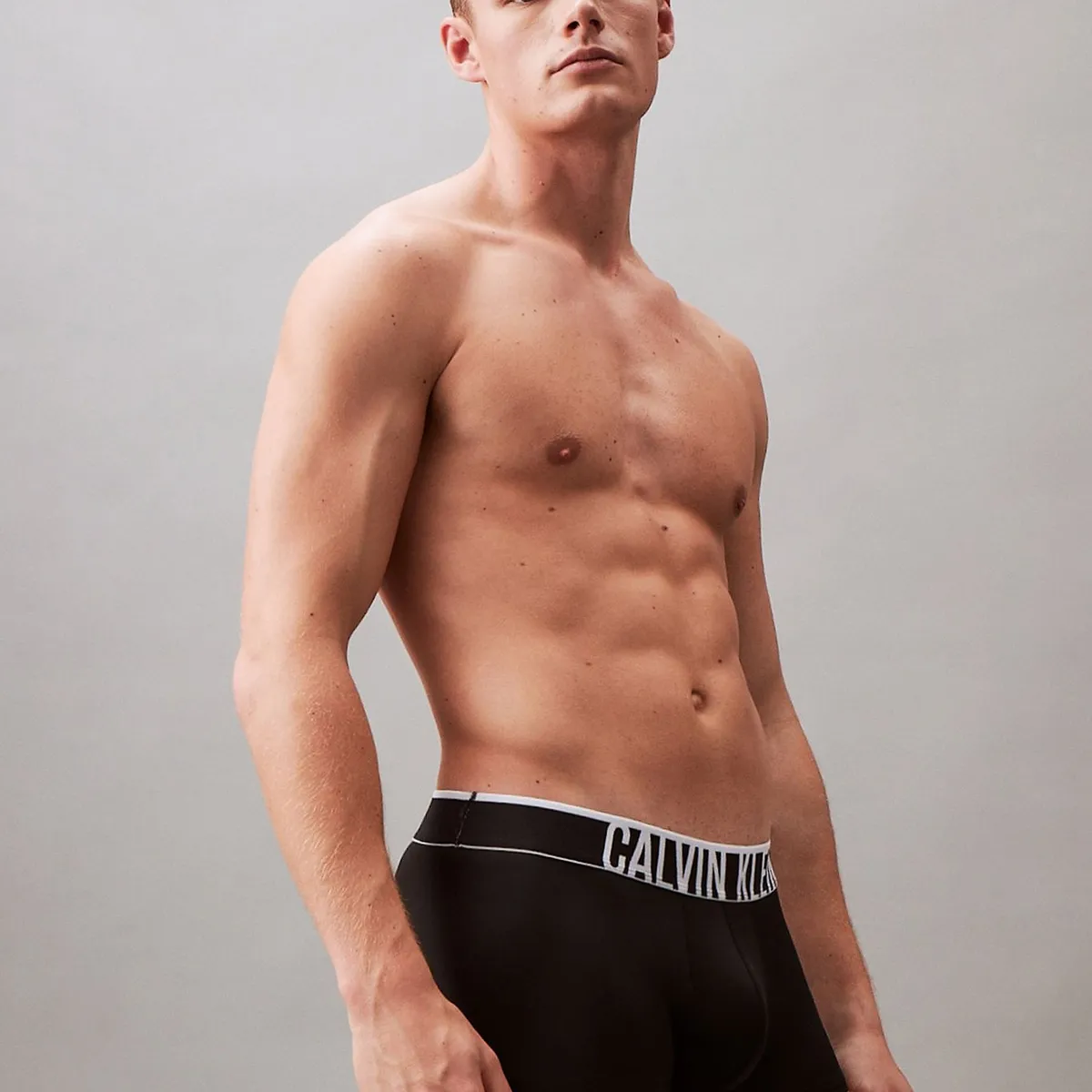 CALVIN KLEIN - Bóxer Low Rise Trunk Intense Power Ultra Cooling Negro Calvin Klein