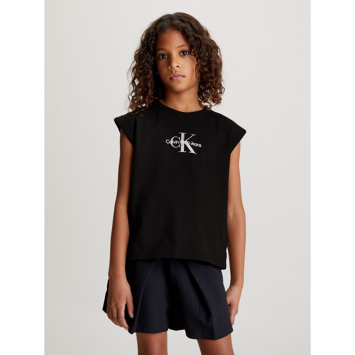 CALVIN KLEIN - Polera Niño Monologo Relaxed Negro Calvin Klein