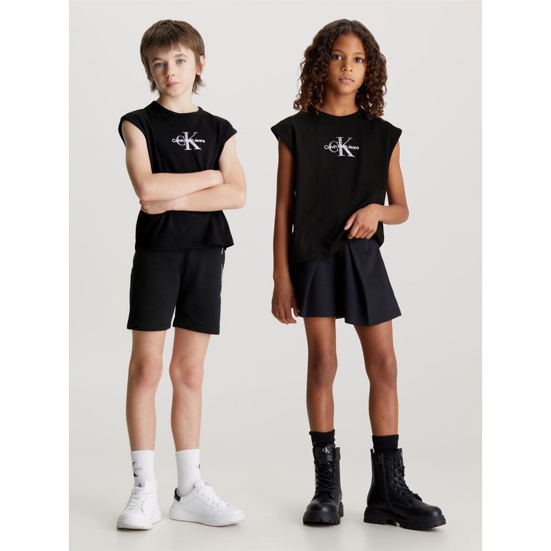 CALVIN KLEIN - Polera Niño Monologo Relaxed Negro Calvin Klein