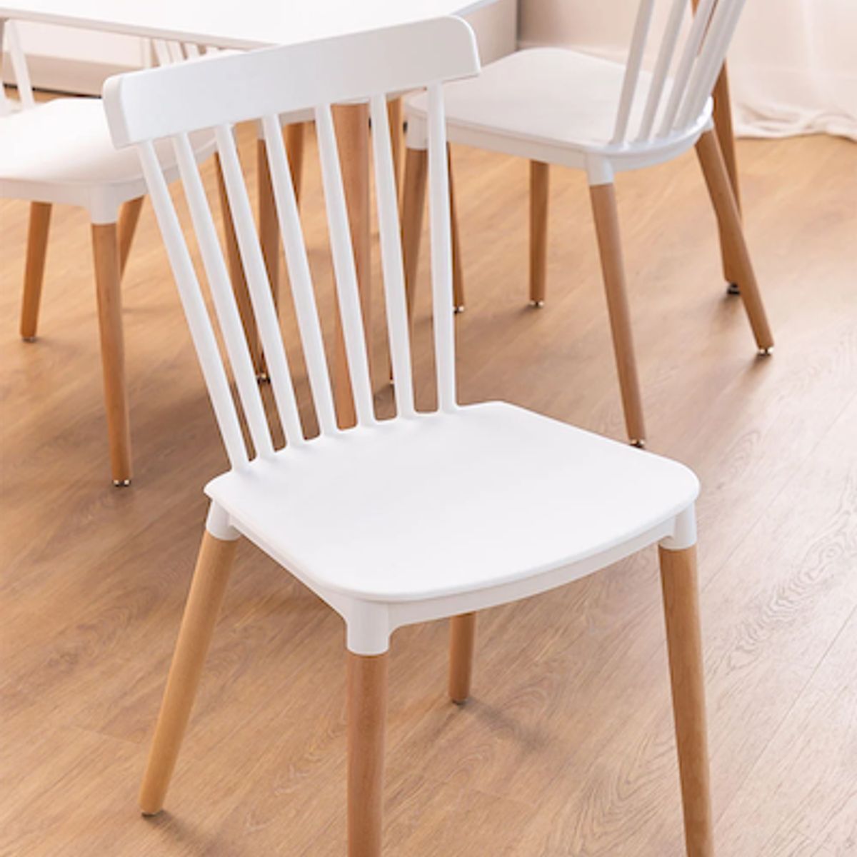 GENERICO - juego comedor 140x90 mas 4 sillas Windsor BLANCAS