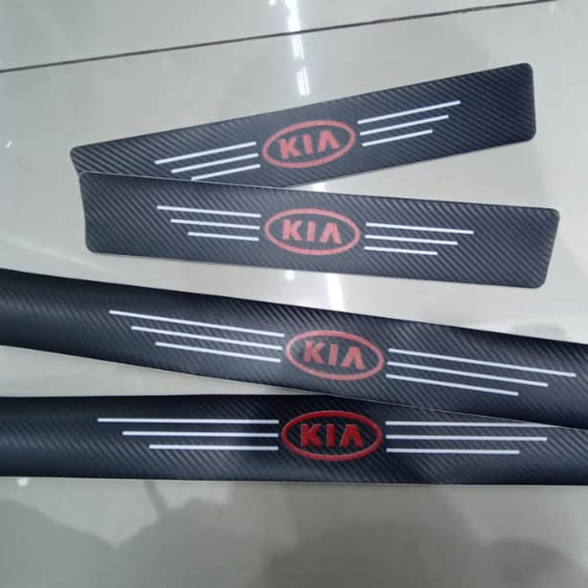 GENERICO - Cubre socalo pisaderas pegatina fibra de carbono kia