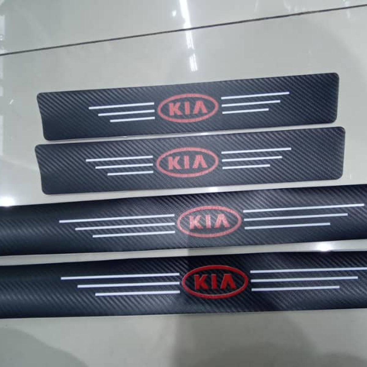 GENERICO - Cubre socalo pisaderas pegatina fibra de carbono kia