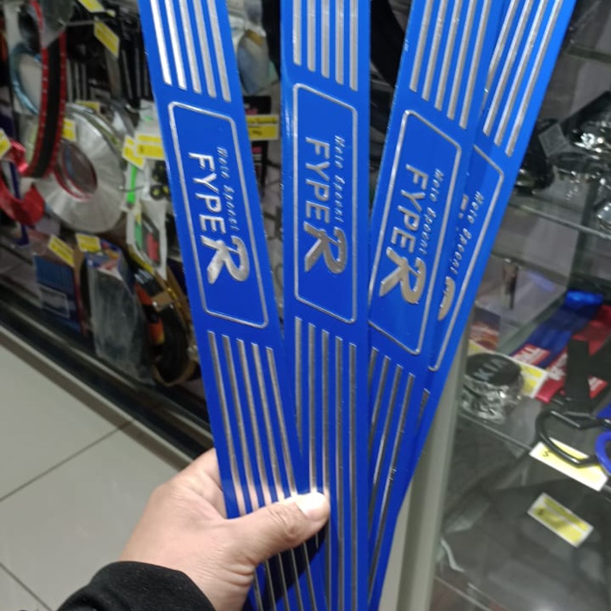 GENERICO - SET DE 4 cubre socalos pisaderas puertas autos fyper AZUL