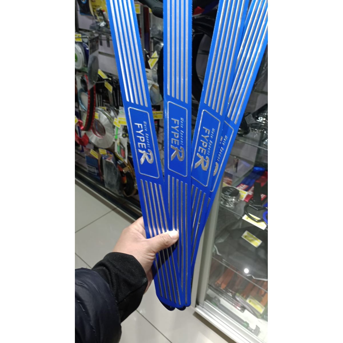 GENERICO - SET DE 4 cubre socalos pisaderas puertas autos fyper AZUL