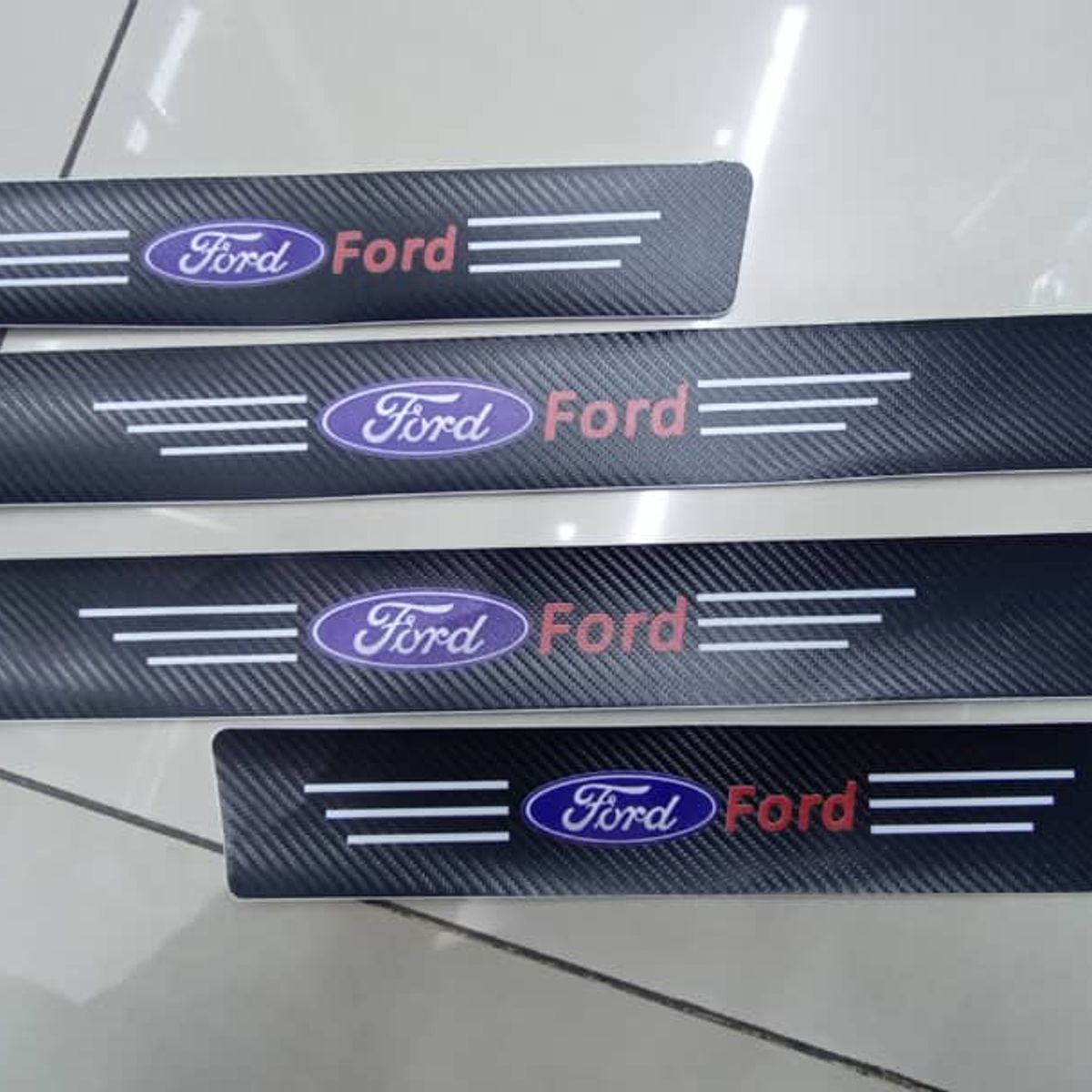 GENERICO - Cubre socalo pisaderas pegatina fibra carbono ford