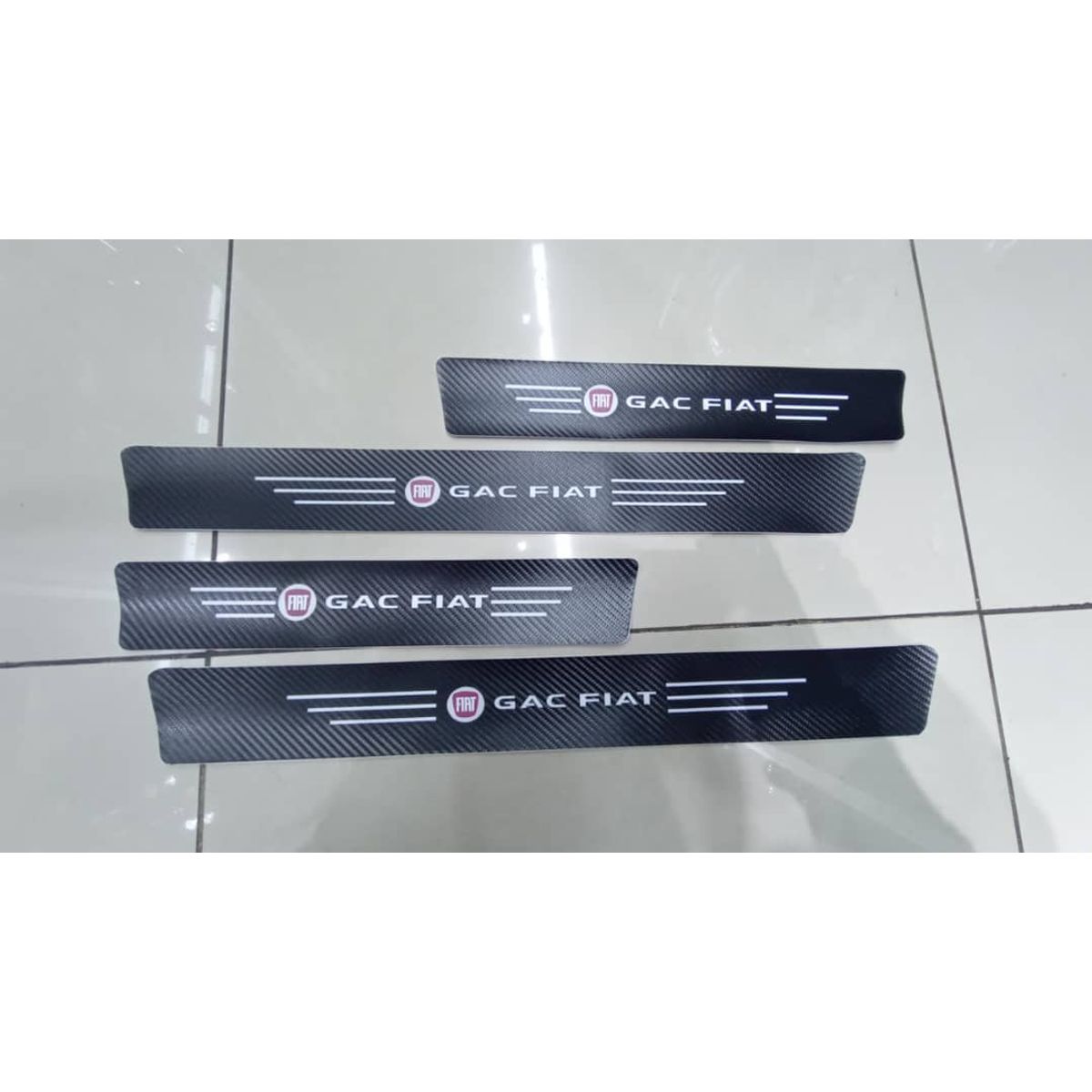 GENERICO - Cubre socalo pisaderas pegatina fibra carbono fiat