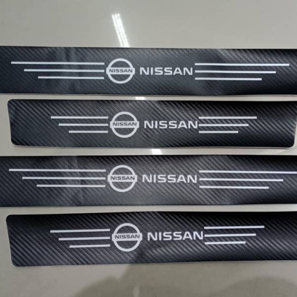 GENERICO - Cubre socalo pisaderas pegatina fibra carbono nissan