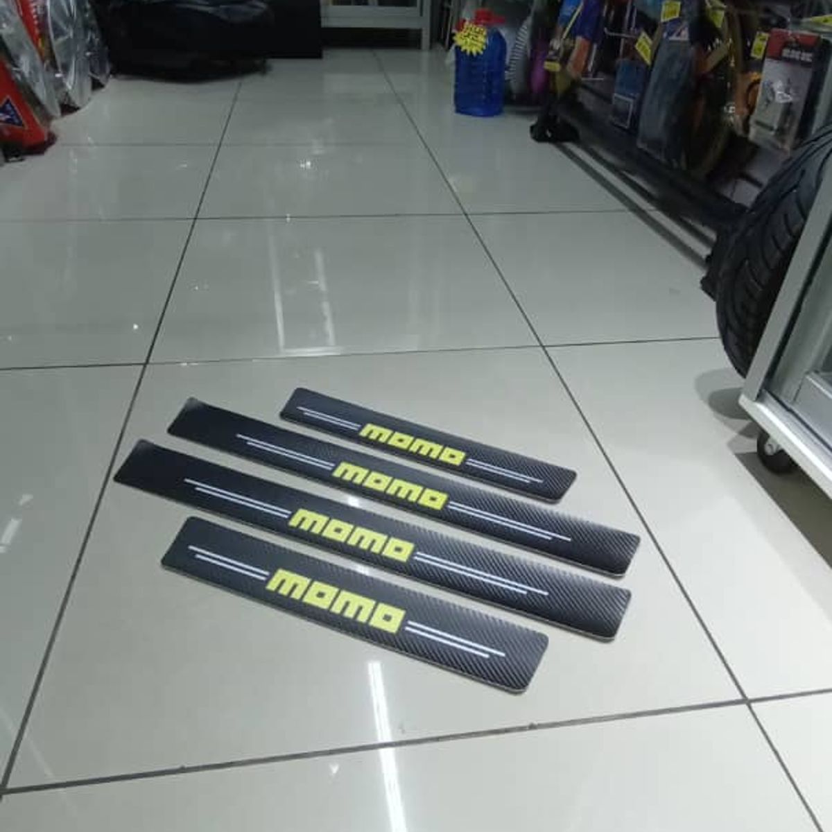 GENERICO - Cubre socalo pisaderas pegatina fibra carbono momo