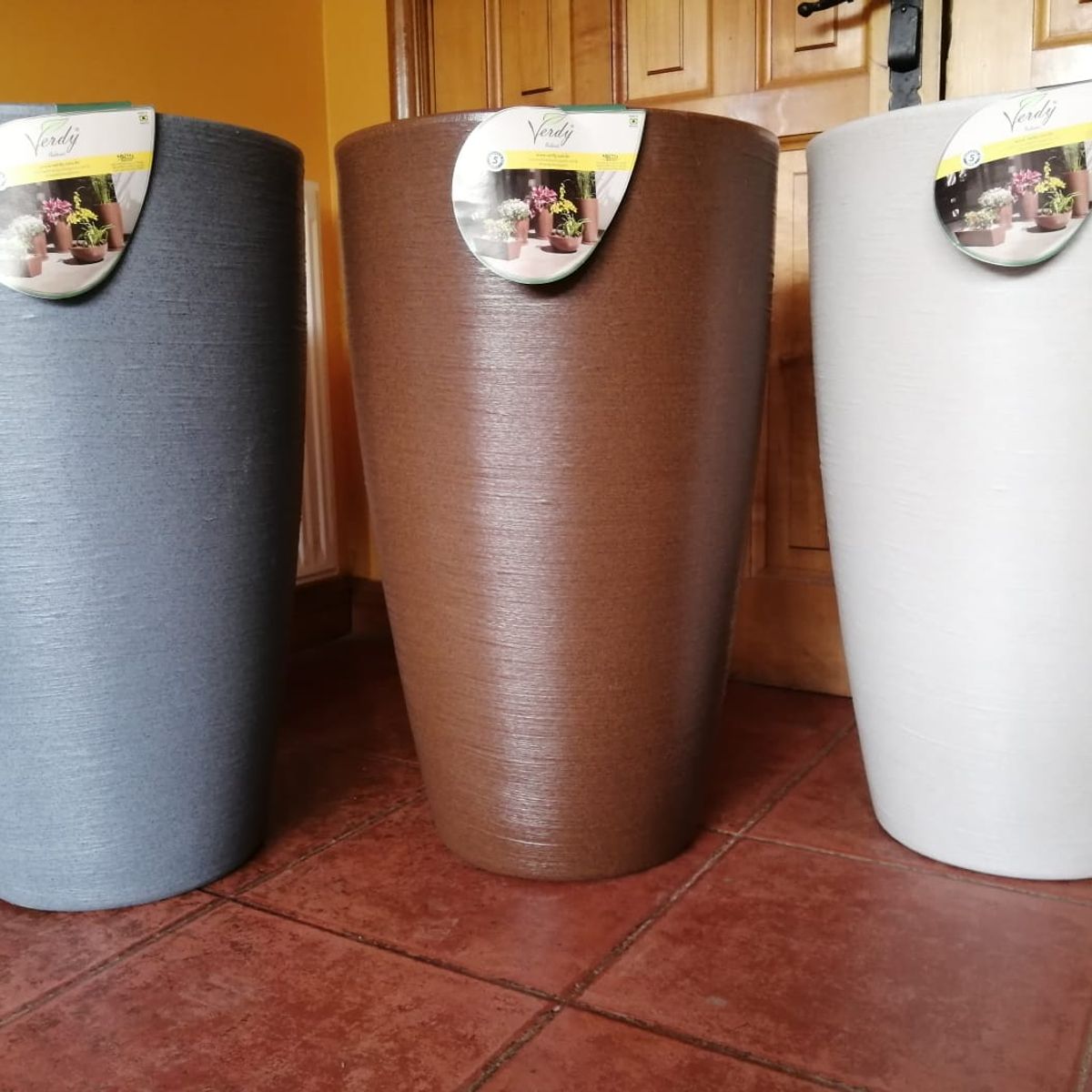 VERDY - Maceta Pantanal Rústico Marrón 33x65cms Efecto Piedra Con Plato