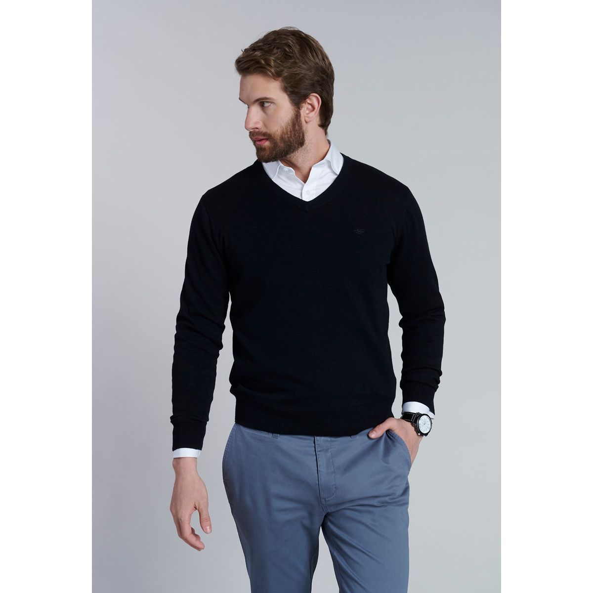 FEROUCH - Sweater Cuello V Negro Ferouch