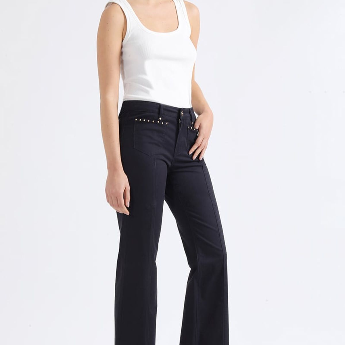 LIOLA - Jeans Color Bootcut Fit, Remaches, Tiro Medio, Azul Liola