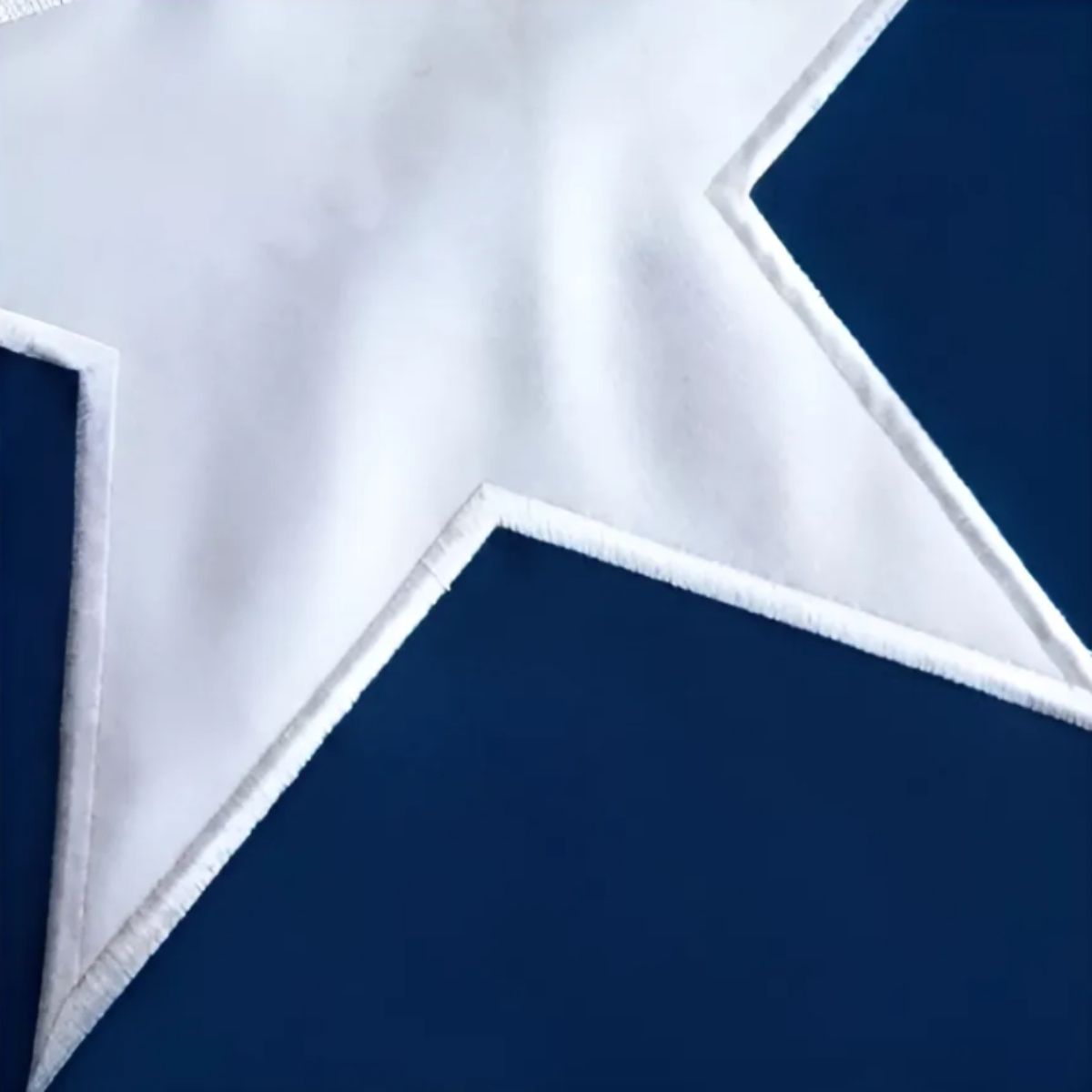 UNIVERSAL - BANDERA CHILENA BORDADA 140 X 210 CMS