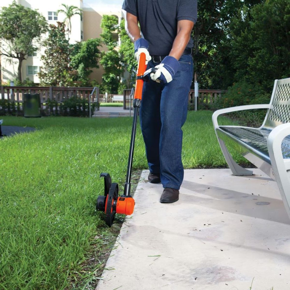 BLACK+DECKER - Orilladora electrica B&D GL600N-B2C 600w