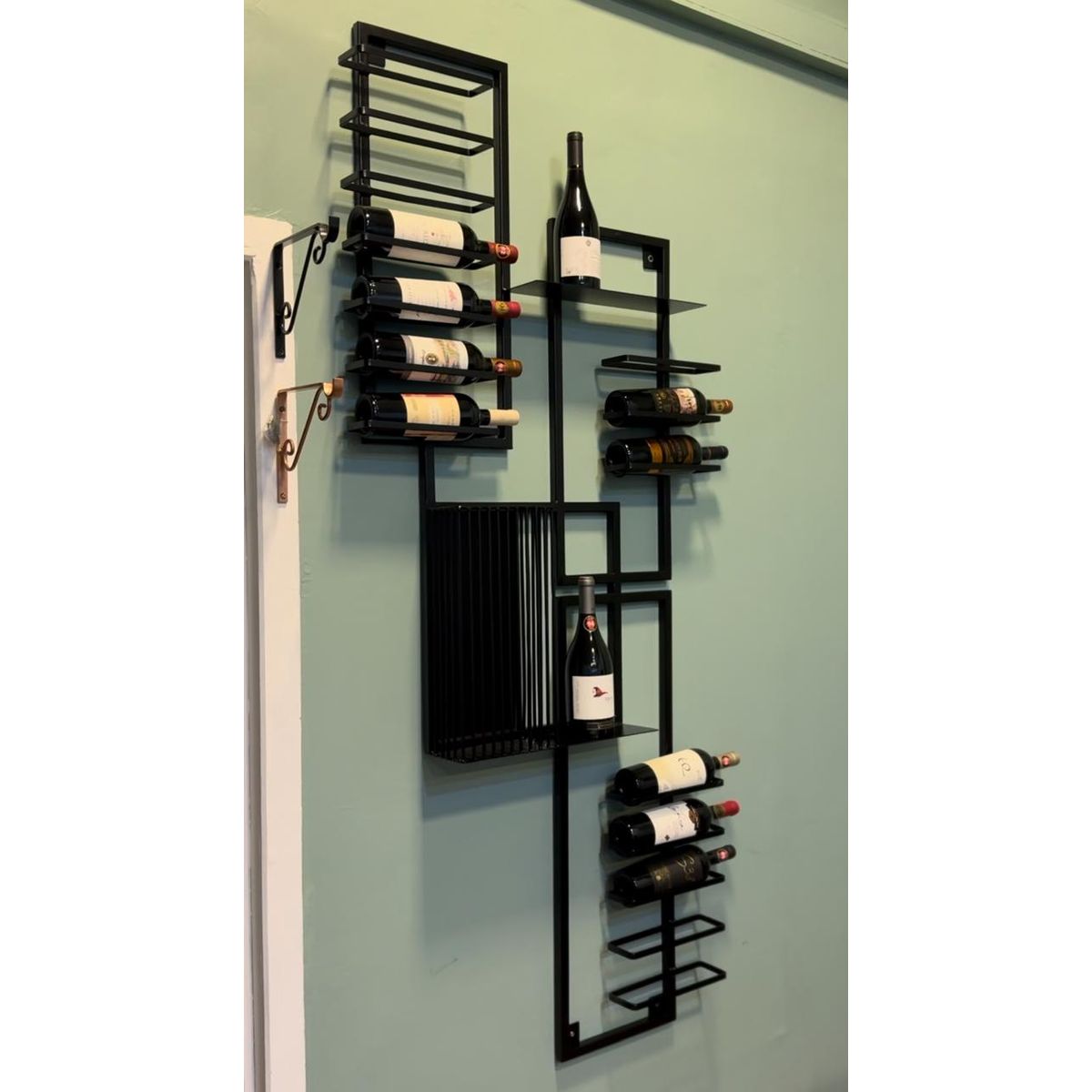 GENERICO - VINOTECA DE PARED NEGRO CAPACIDAD 15 BOTELLAS + DEPOSITO CORCHOS