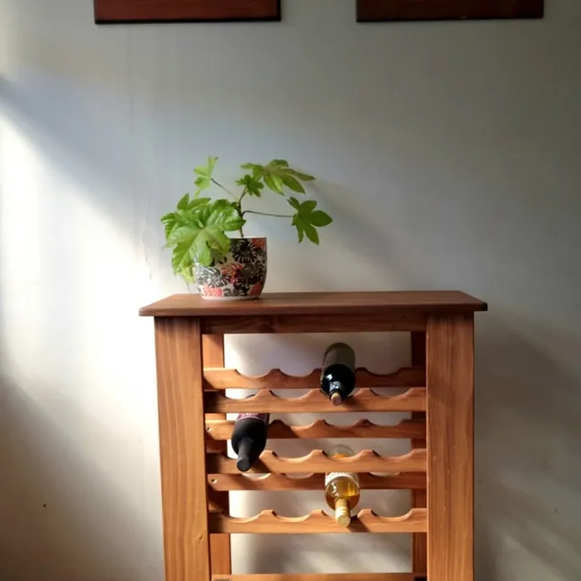 MARFELD MUEBLES - ARRIMO CAVA CON CAJA GRABADO