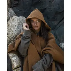 RAYA - Poncho Clásico Café con Gorro Unisex