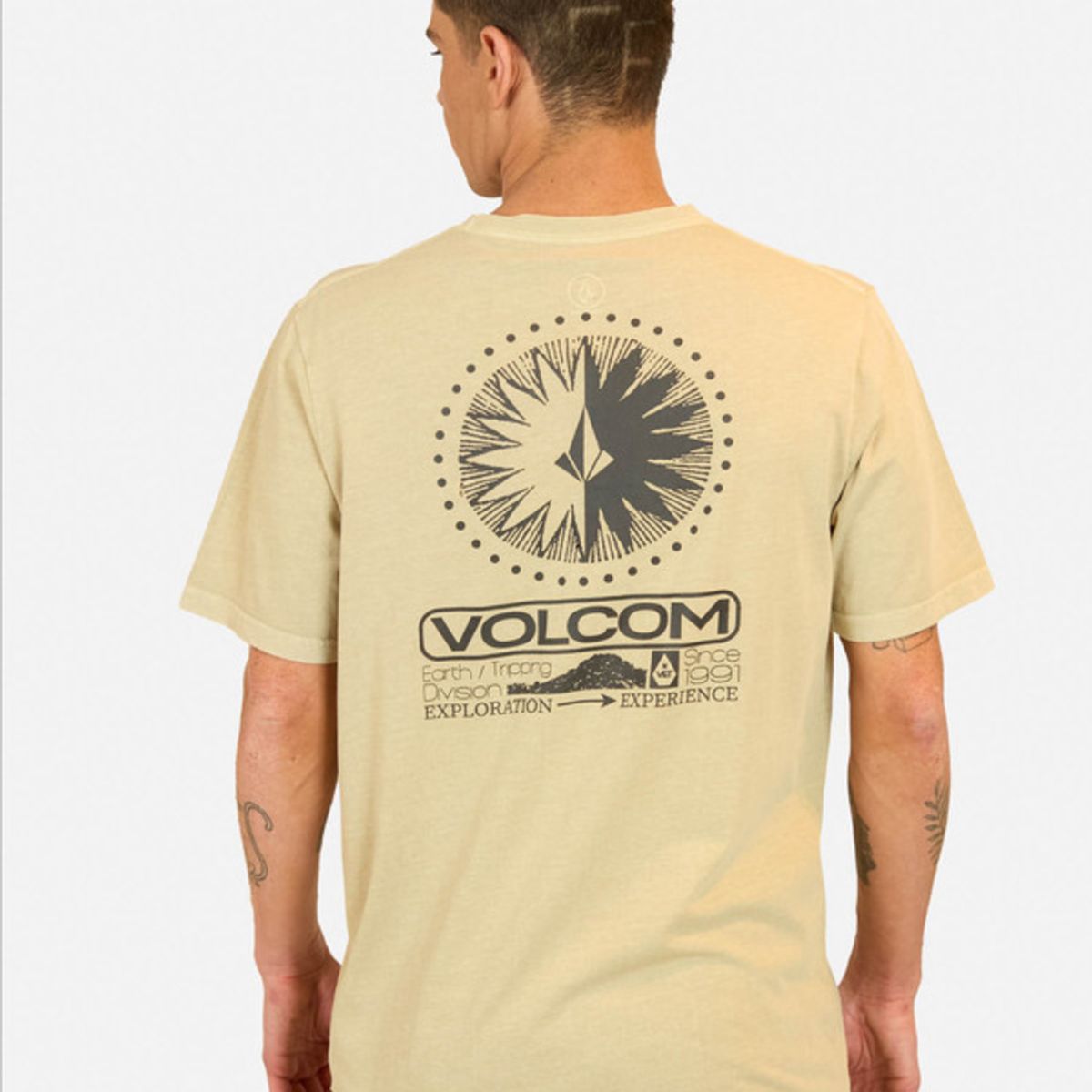 VOLCOM - Polera Manga Corta Out There Khaki Hombre Volcom