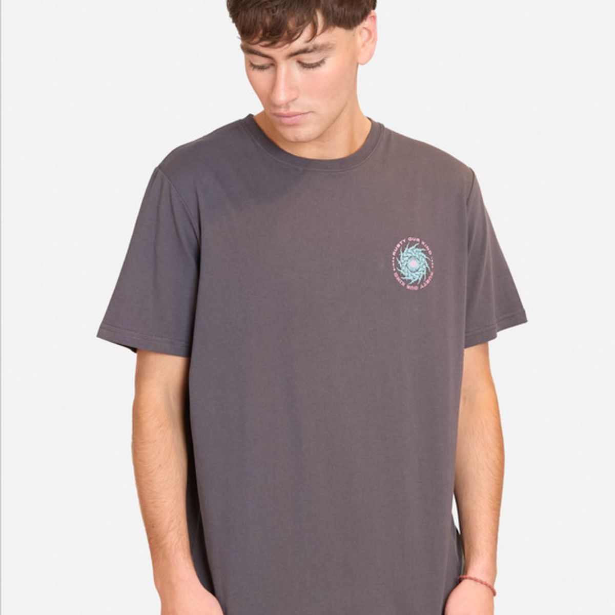 RUSTY - Polera Manga Corta Deep Looks Gris Hombre Rusty
