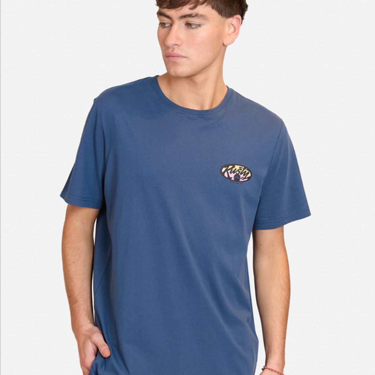 RUSTY - Polera Manga Corta World Tour Azul Hombre Rusty