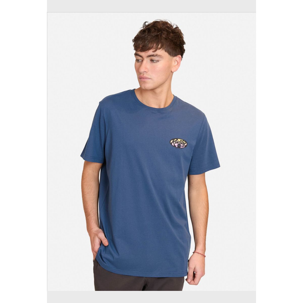 RUSTY - Polera Manga Corta World Tour Azul Hombre Rusty