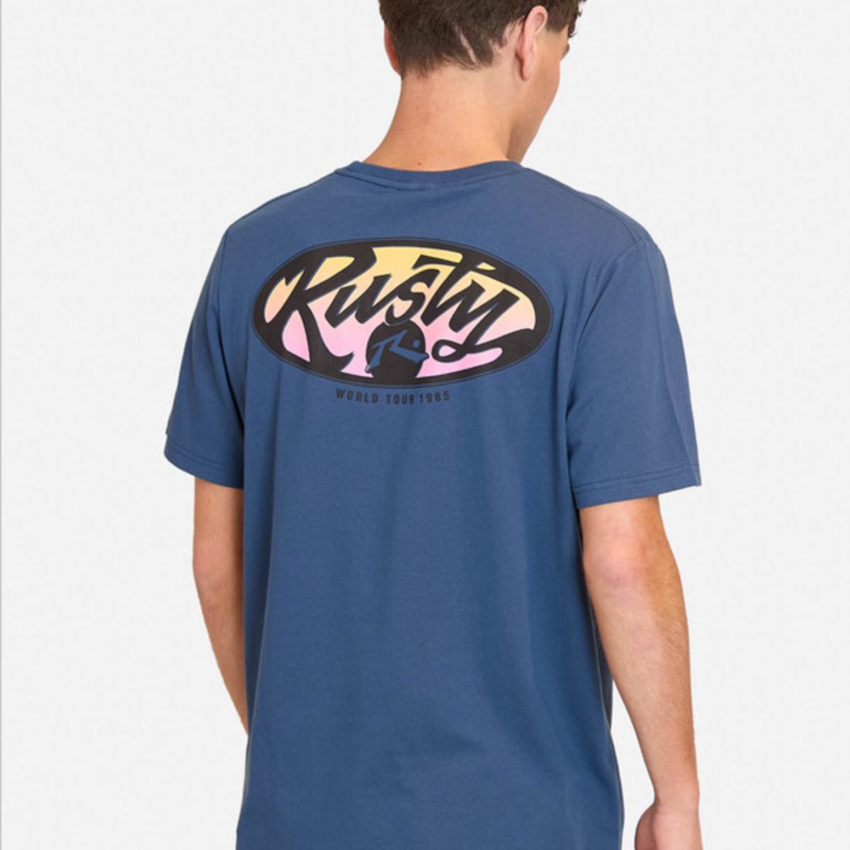 RUSTY - Polera Manga Corta World Tour Azul Hombre Rusty