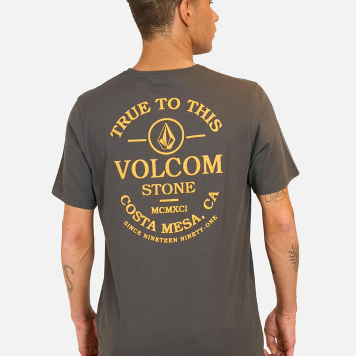 VOLCOM - Polera Manga Corta Anchored Gris Hombre Volcom