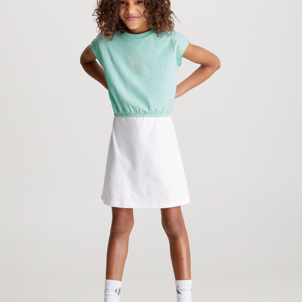 CALVIN KLEIN - Polera Niña Gradient Flock Verde Calvin Klein