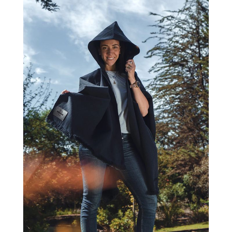 RAYA - Ruana con Gorro Unisex