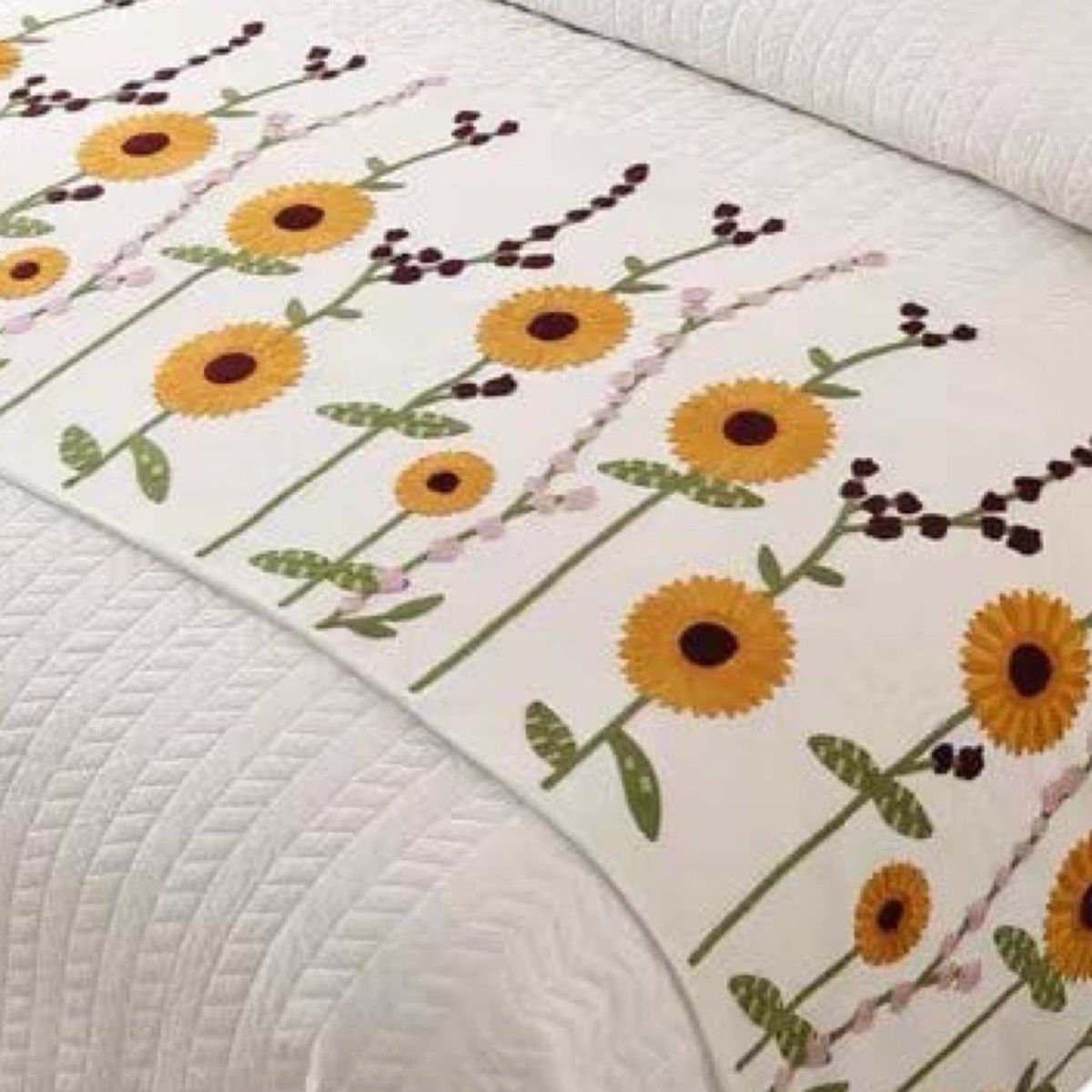 GENERICO - Piecera Bordada para Cama - Sin Fundas de Cojín D8