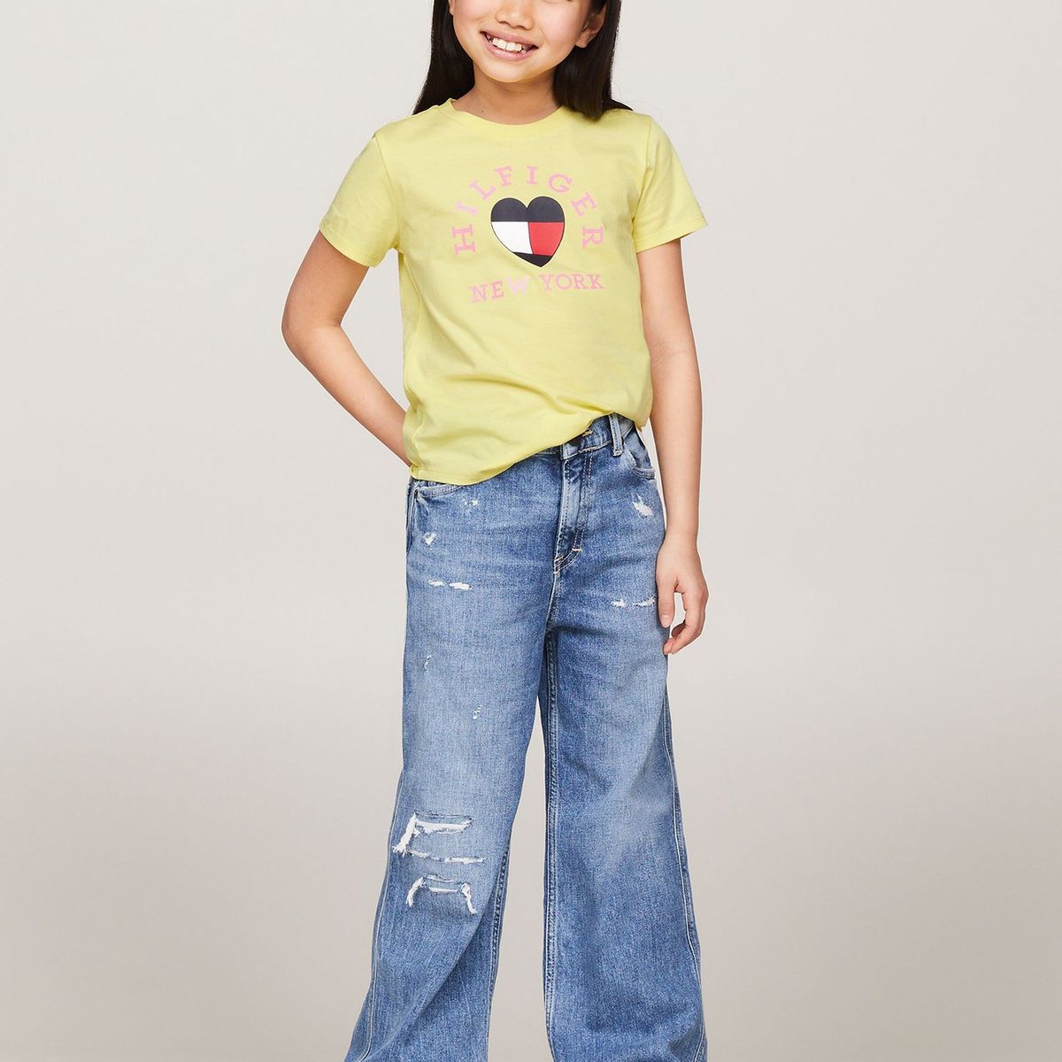 TOMMY HILFIGER - Polera Con Logo De Corazon Vinyl Amarillo Tommy Hilfiger