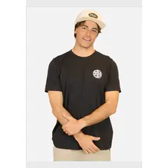 MAUI AND SONS - Polera MC Sarat Ty Negro Hombre