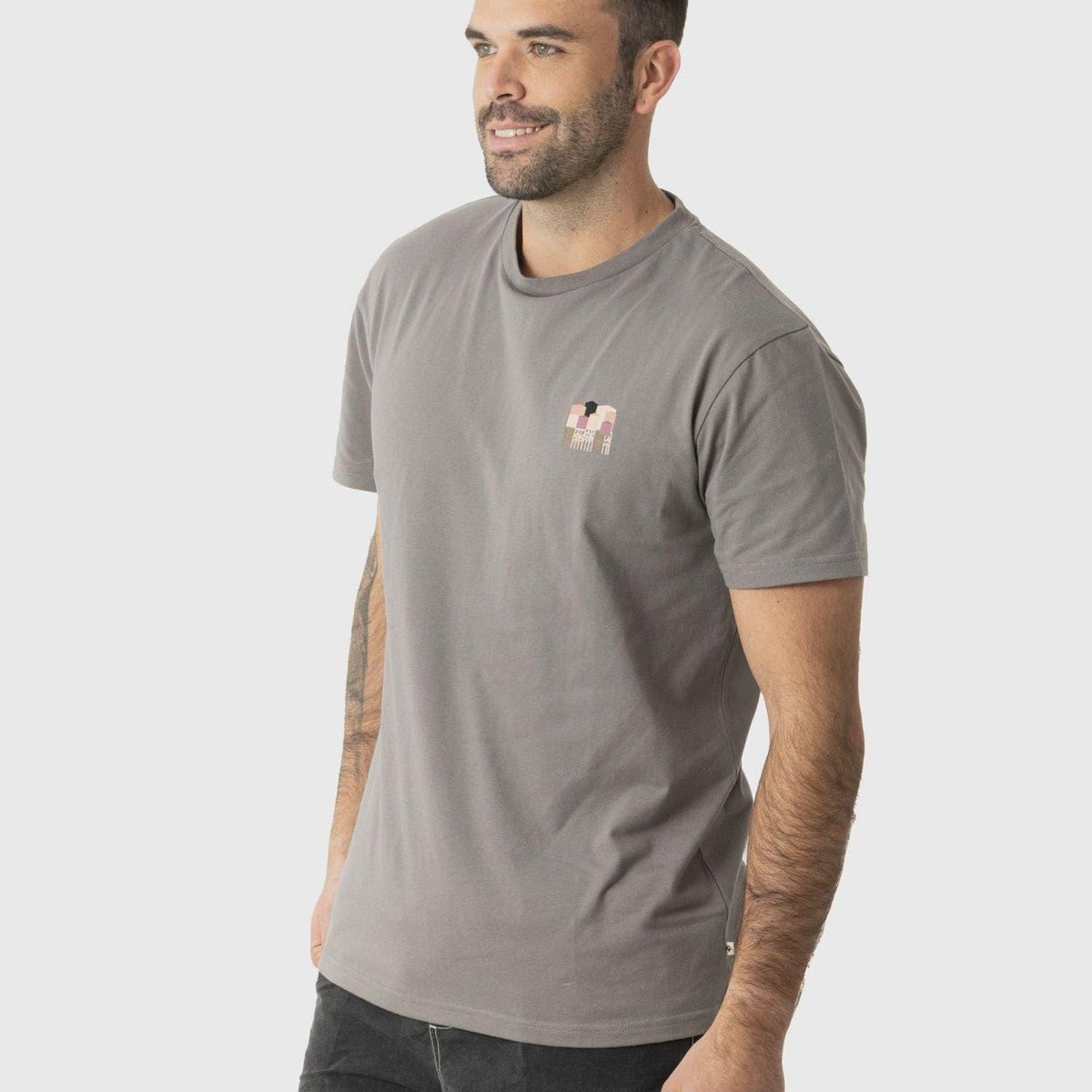 KIVUL - Polera Postales Reciclada Hombre Gris