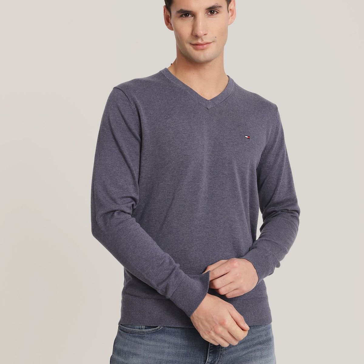 TOMMY HILFIGER - Sweater Básico Signature V-Neck Gris Tommy Hilfiger