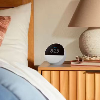 Imagen 2 del producto Alexa Echo Spot 2024 White