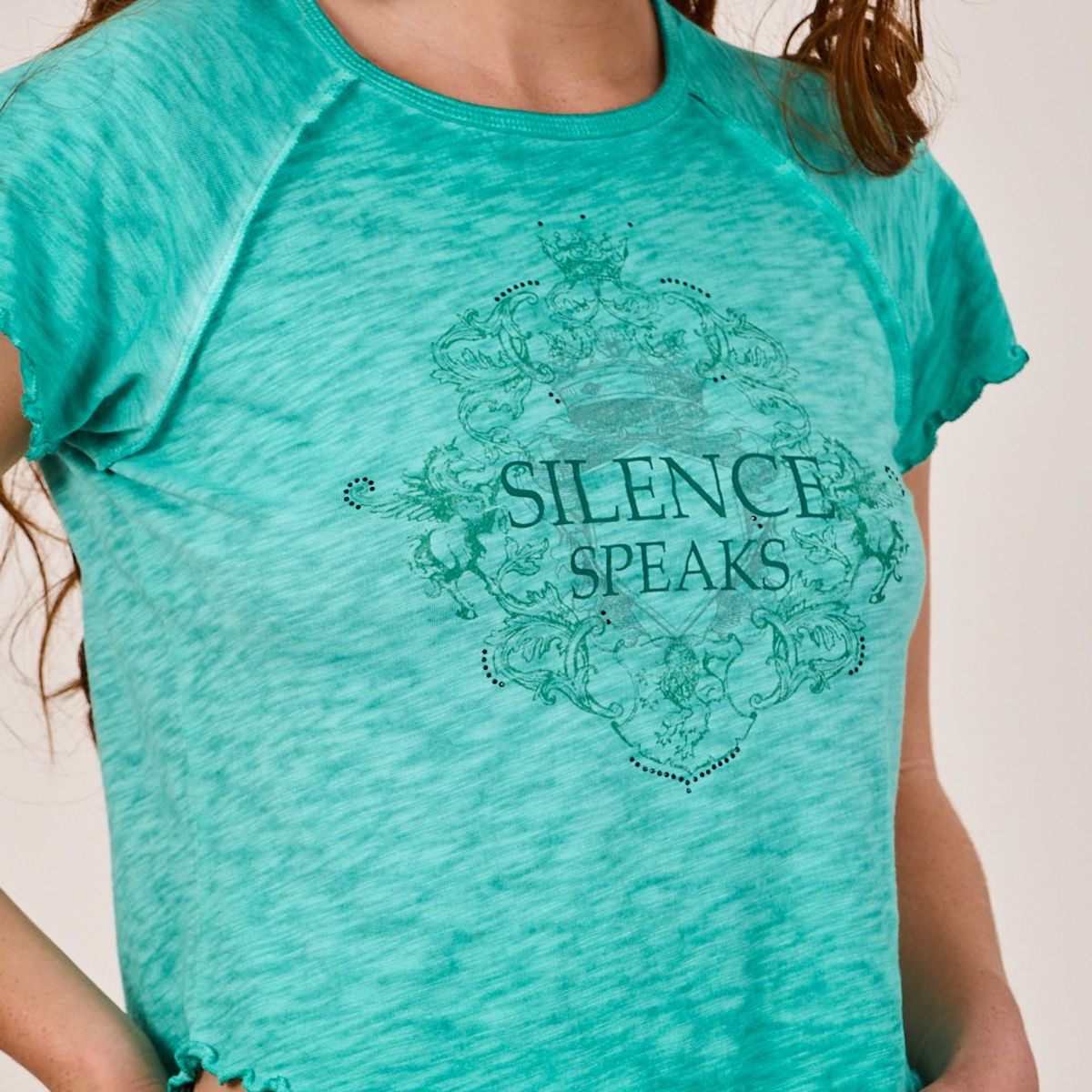 POLEMIC - Polera Procesada Manga Raglan - Polemic Girl