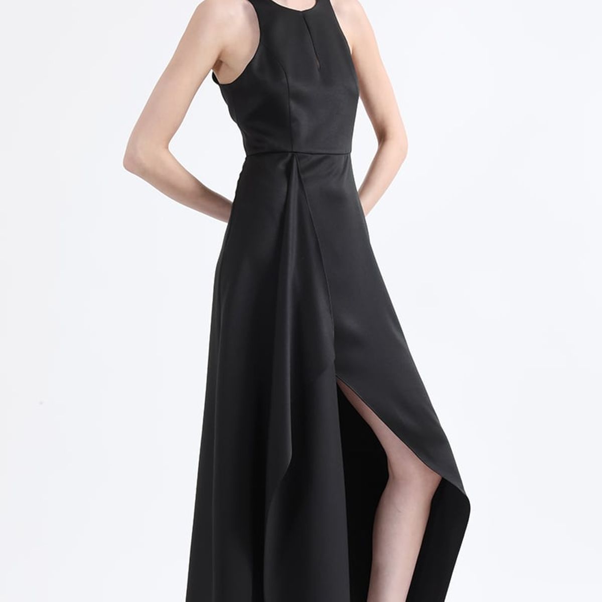 LIOLA - Vestido Maxi, Rucha Asimetrica, Negro Liola