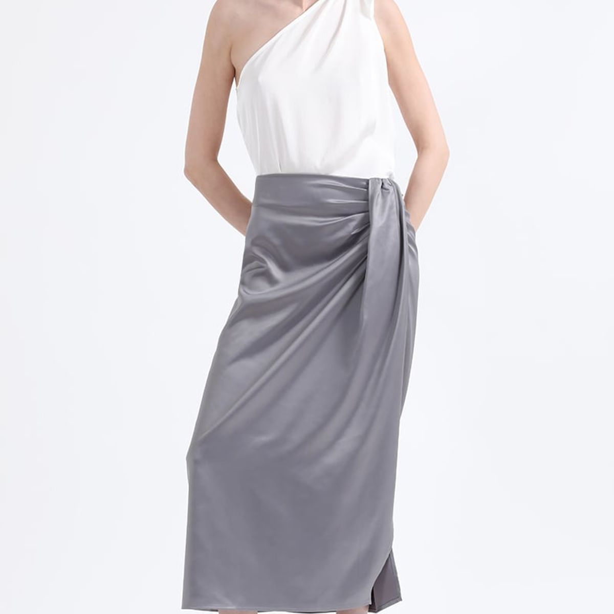 LIOLA - Falda Midi Cruce Asimetrico, Satin Plateado Liola
