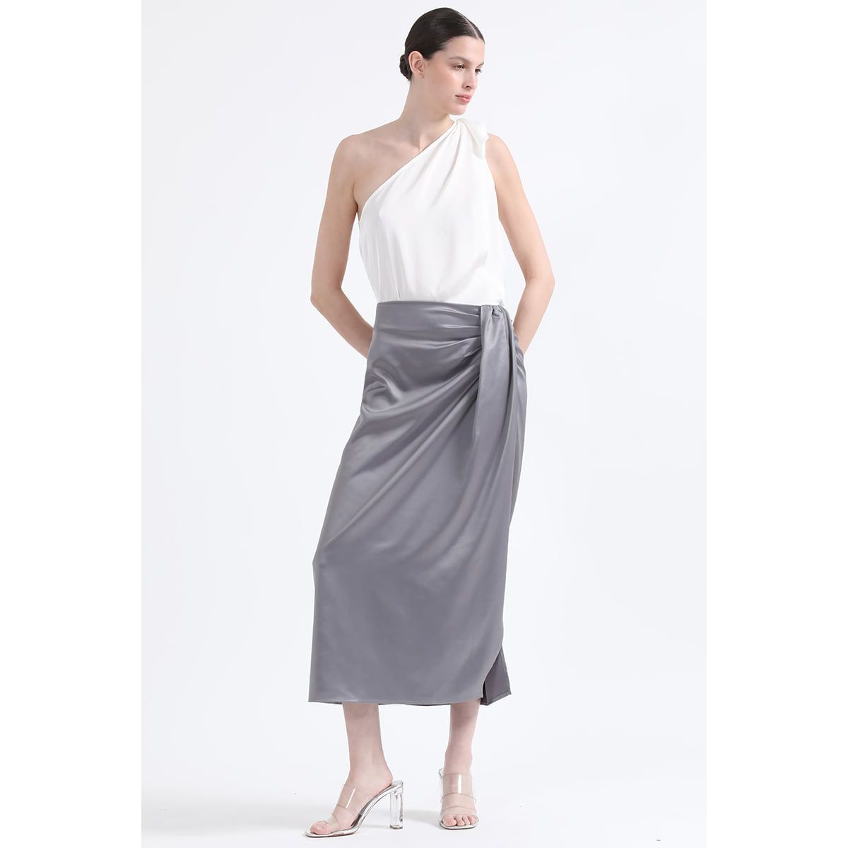 LIOLA - Falda Midi Cruce Asimetrico, Satin Plateado Liola