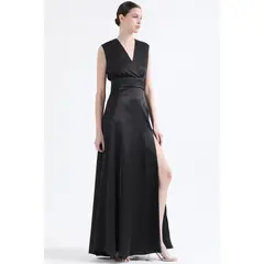 LIOLA - Vestido Maxi Alforzas, Satin, Negro