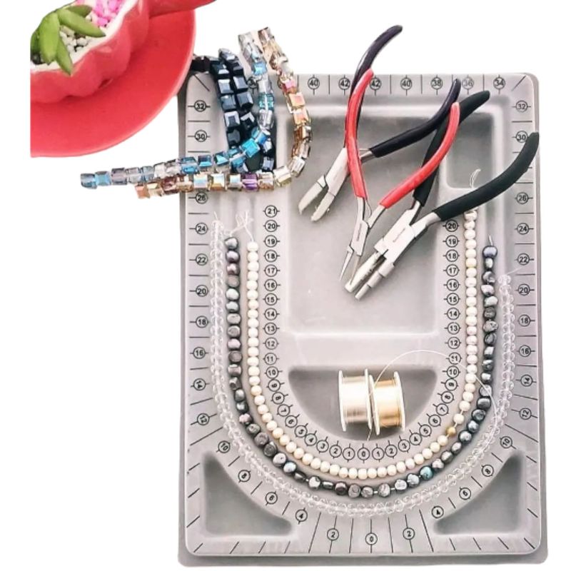 A - Tabla Diseño Plástica Para Cuentas De Collares Bisuteria