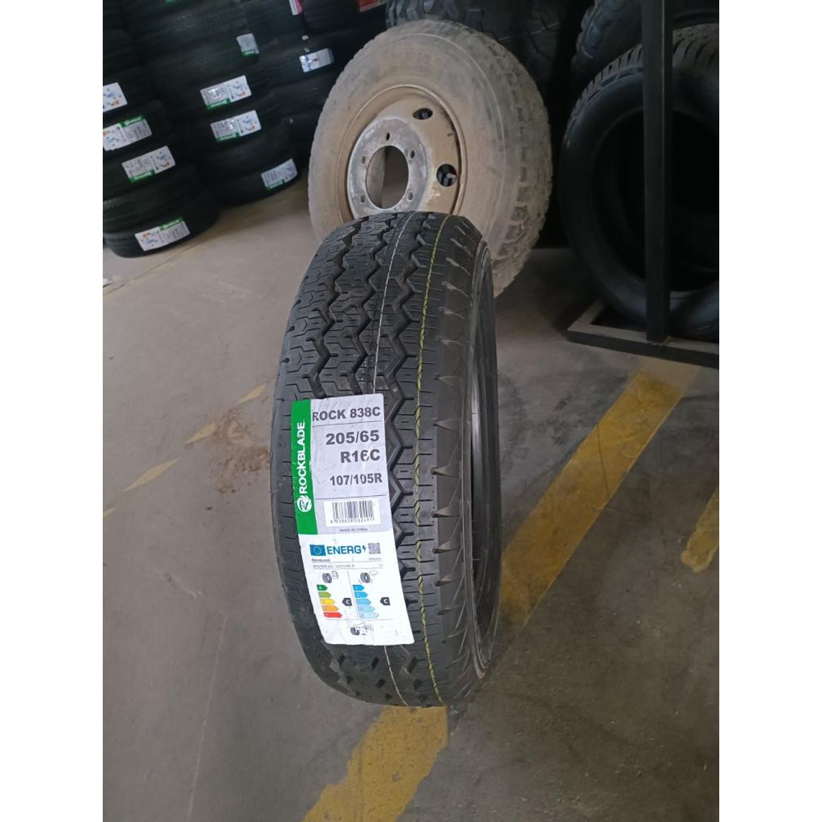 ROCKBLADE - NEUMATICO 20565 R16C B ROCKBLADE ROCK 838C 107105R