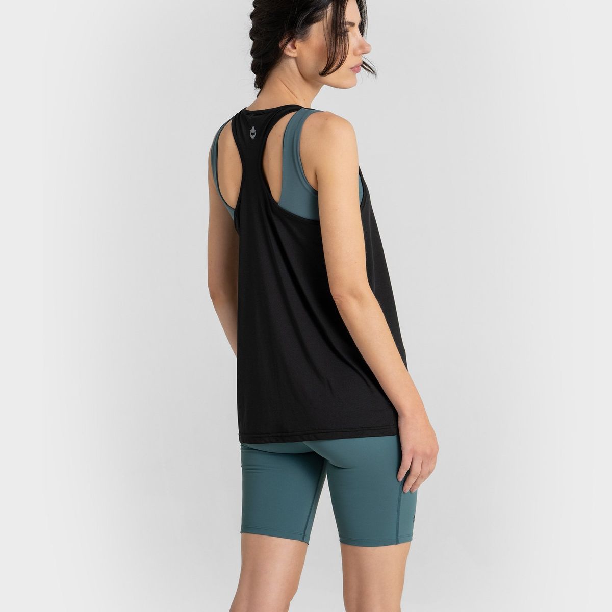 GNOMO - Polera Dryfit Filmak Mujer Gnomo.-