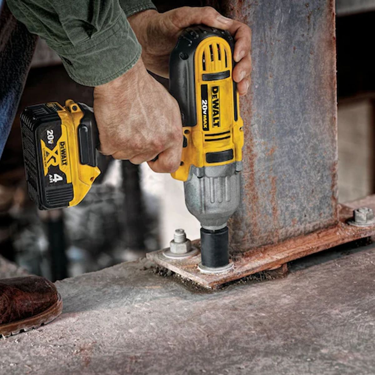 DEWALT - Kit de Llave de Impacto Inalámbrica de 12” 13mm