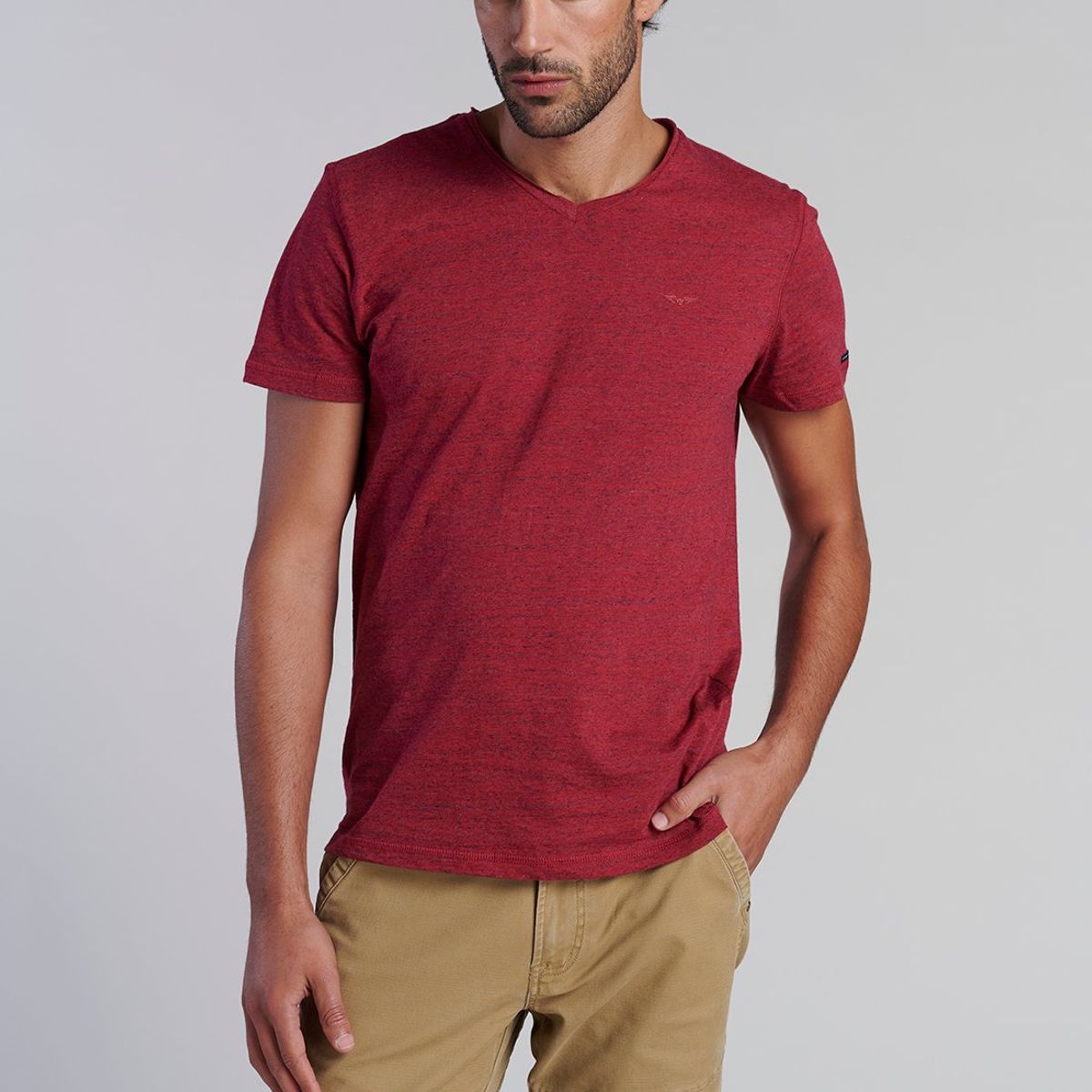FEROUCH - Polera V Neck Alaska Rojo Ferouch