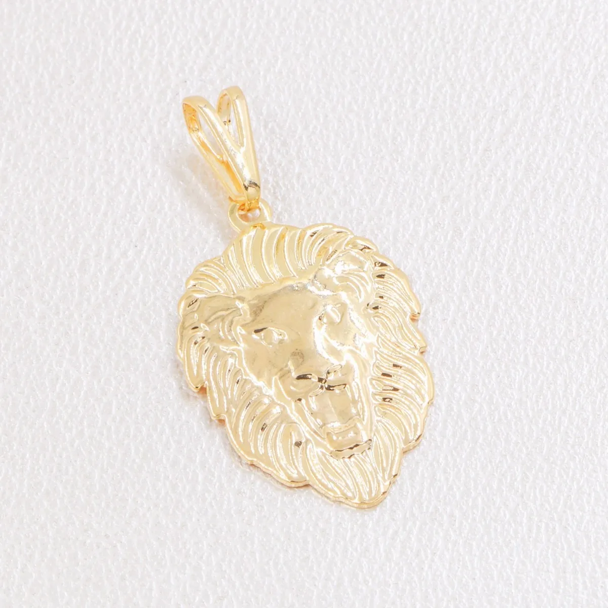 GENERICO - Dije Silueta Leon Oro Laminado 18k